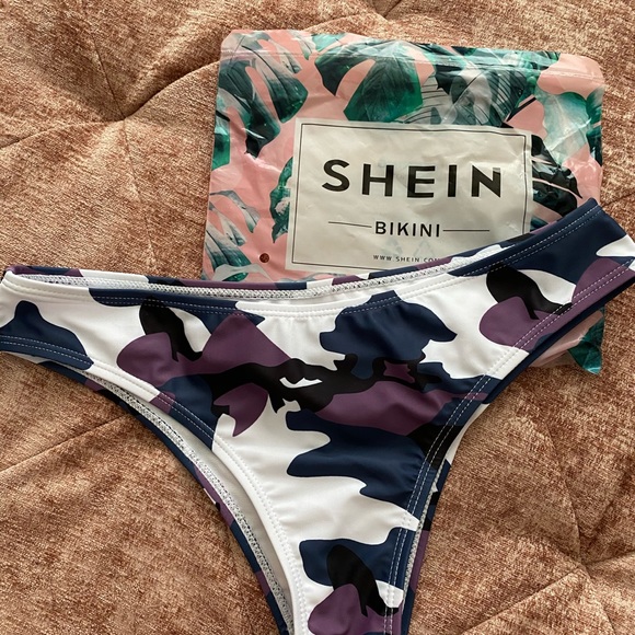 SHEIN Camo Bikini Bottom - Picture 2 of 3